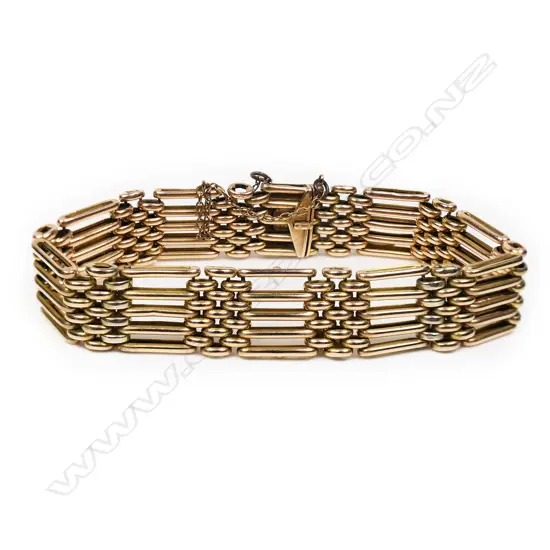 A c1900 9ct rose gold gate link bracelet,