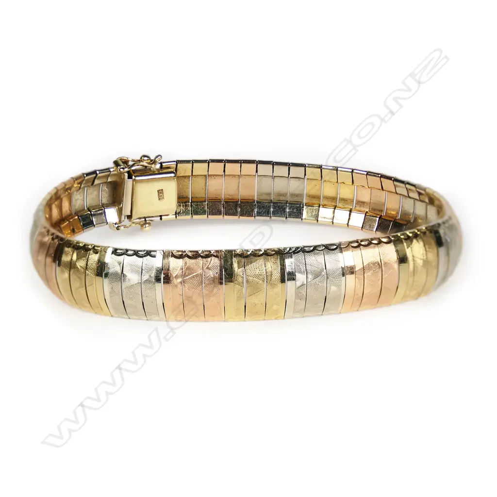 A 14ct tri-colour gold bracelet, Image 1++