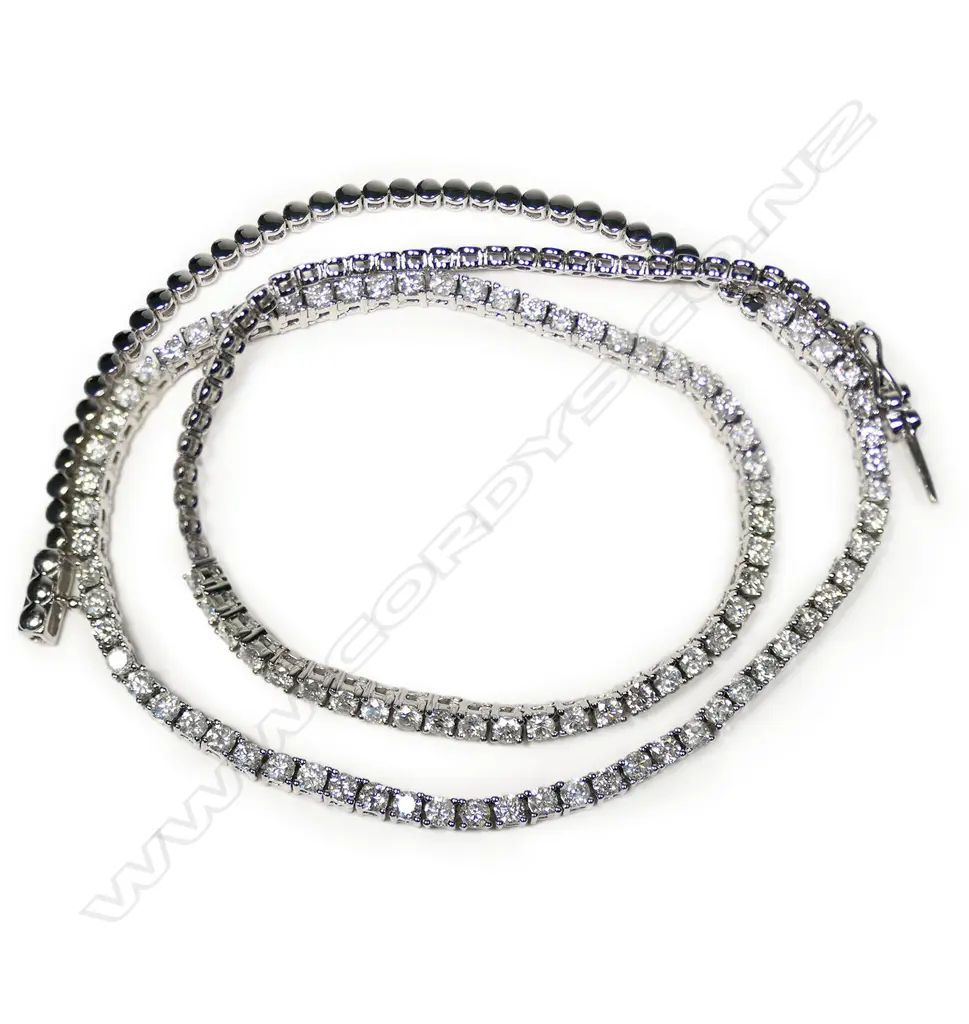 An impressive 14ct white gold and diamond Riviera necklace, Image 1++