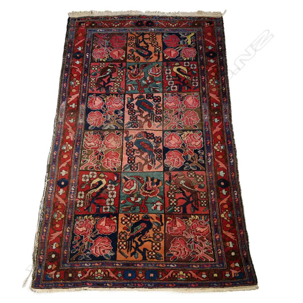 A semi antique Persian bakhtiari rug, Image 1++