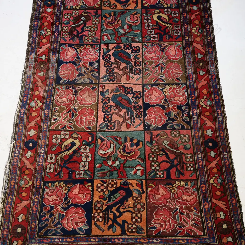 A semi antique Persian bakhtiari rug, Image 1++