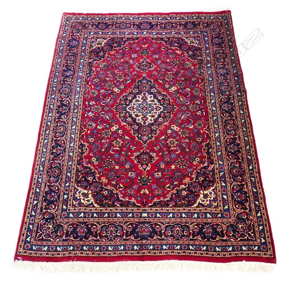 A fine Mashad rug, Image 1++