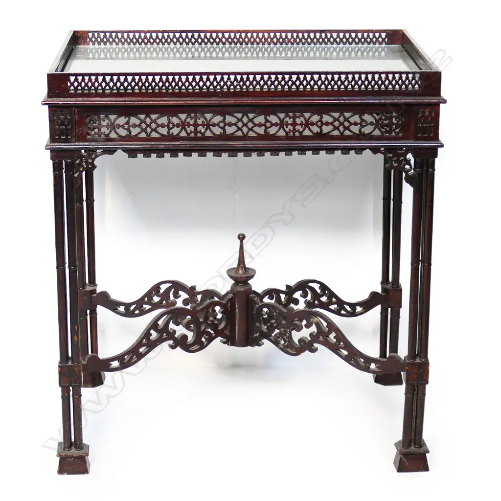 An Edwardian Chinese Chippendale side table, Image 1++
