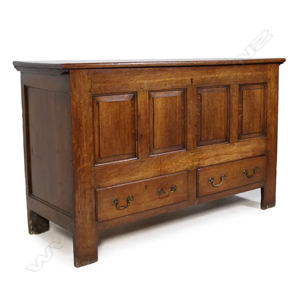 A Georgian oak mule chest, Image 1++