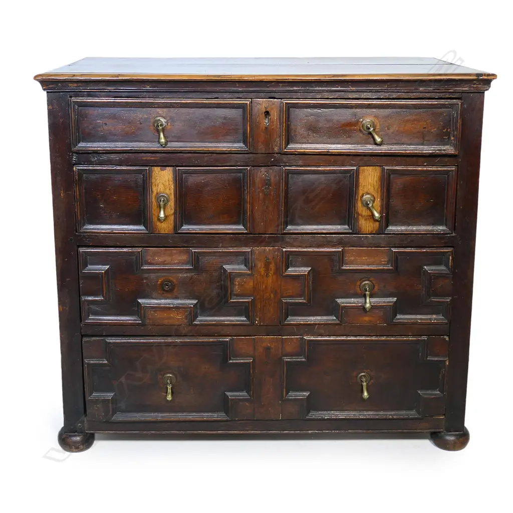 An antique oak William and Mary style chest of drawers, Image 1++