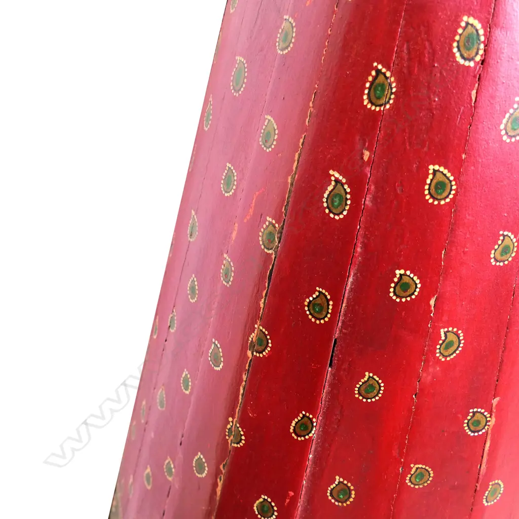 A pair of tall 1920s hand-painted wooden Isar Ganaur Maharaja and Maharani figures, Image 1++