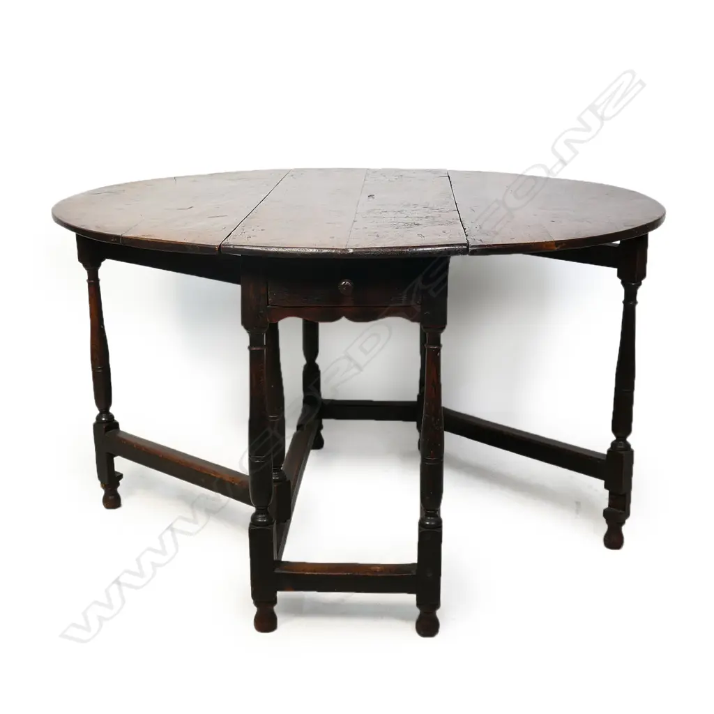 A Georgian oak gateleg table, Image 1++