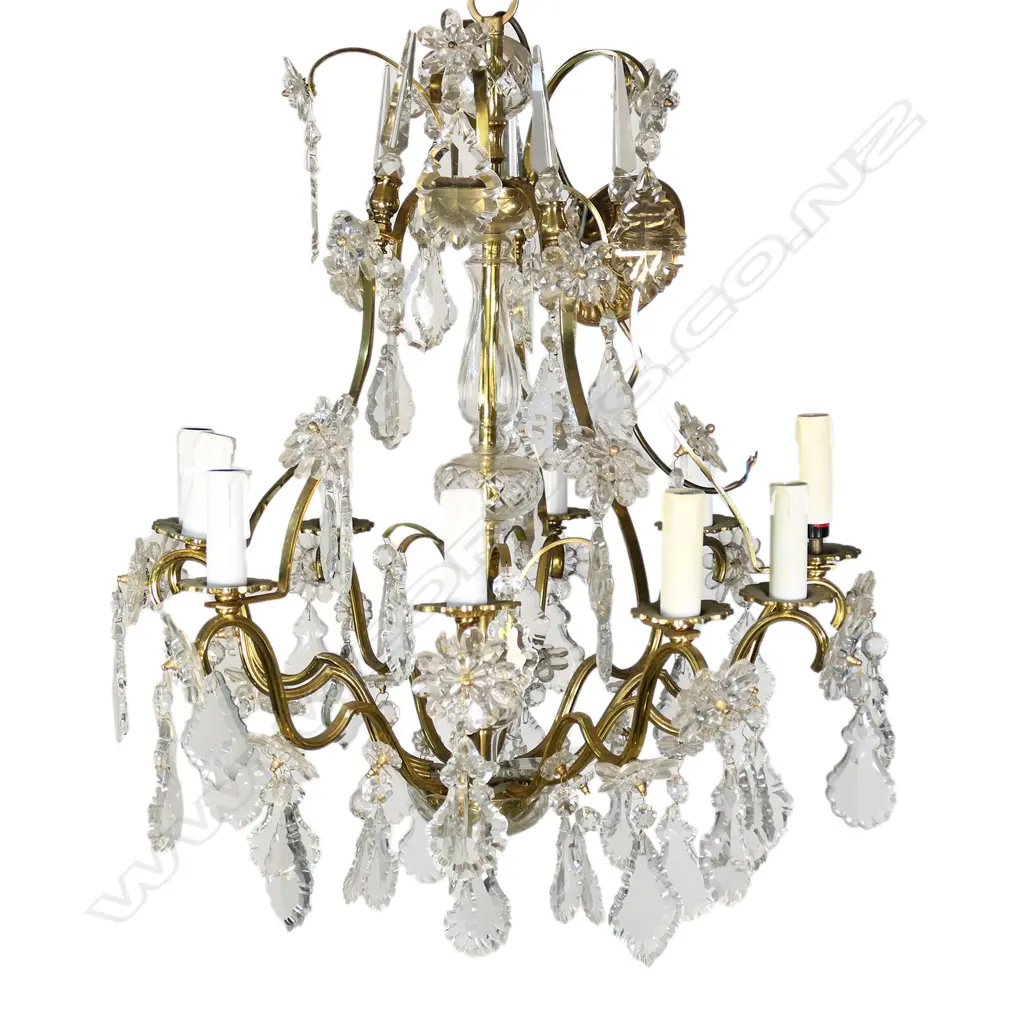 A French antique style chandelier, Image 1++