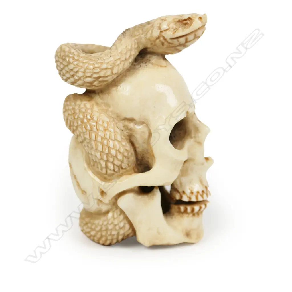 A vintage carved antler Memento Mori, Image 1++