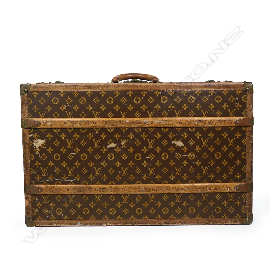 An early 20thC Louis Vuitton travel case, Image 1++