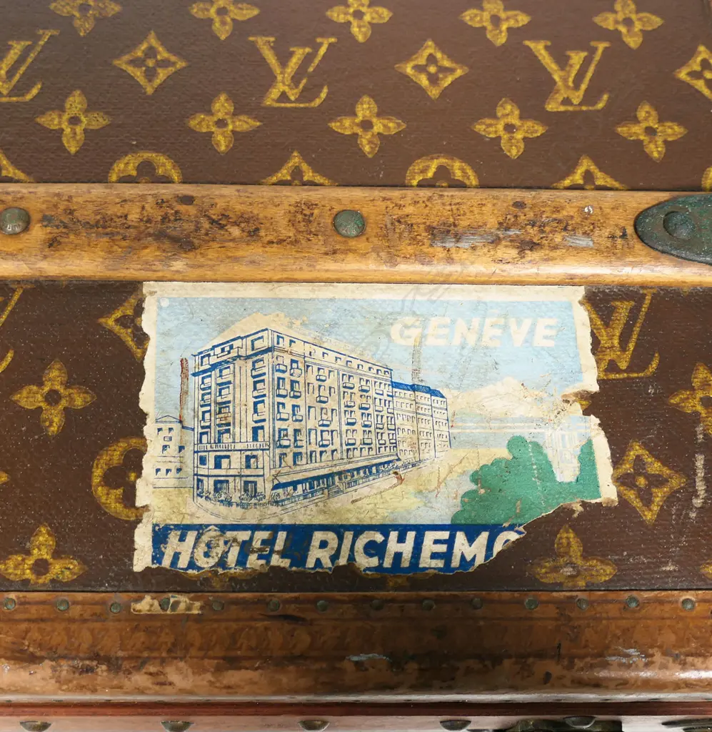 An early 20thC Louis Vuitton travel case, Image 1++