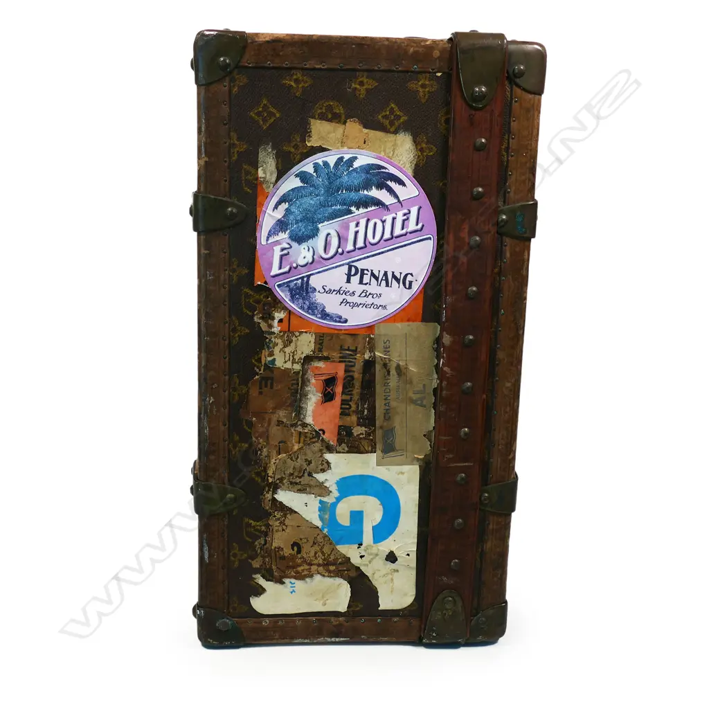 An early 20thC Louis Vuitton travel case, Image 1++