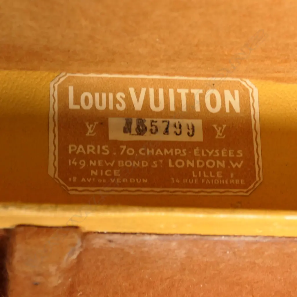 An early 20thC Louis Vuitton travel case, Image 1++