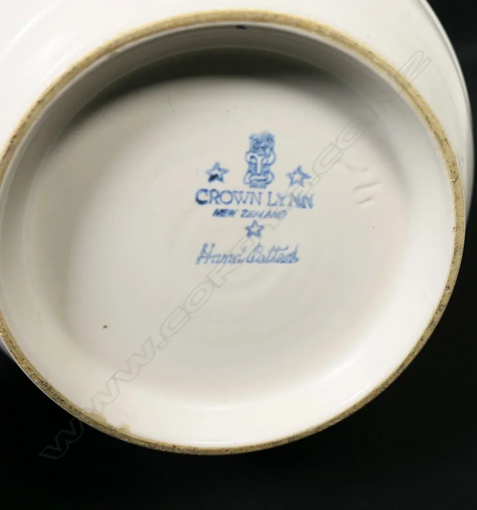 A Crown Lynn medium 'Hand Potted' vase, Image 1++