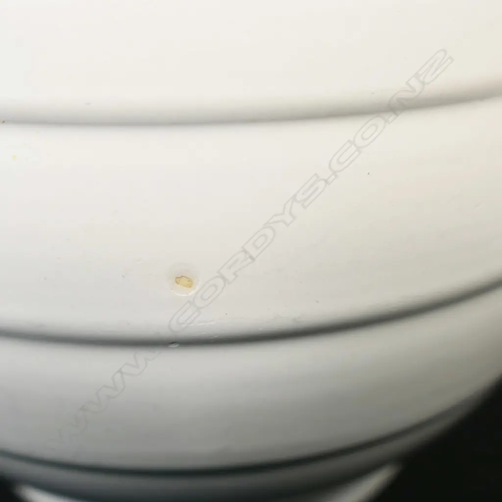 A Crown Lynn medium 'Hand Potted' vase, Image 1++