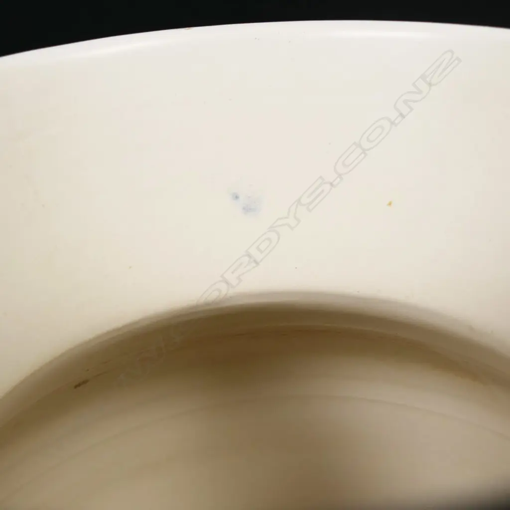 A Crown Lynn medium 'Hand Potted' vase, Image 1++