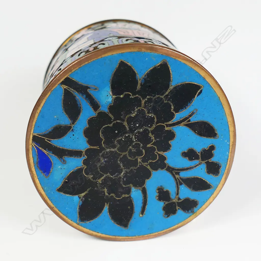 Late Meiji period lidded cloisonne caddy jar, Image 1++