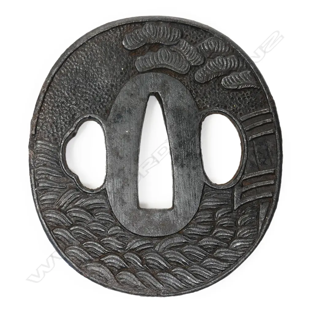 An 18thC late Edo period iron tsuba, Image 1++