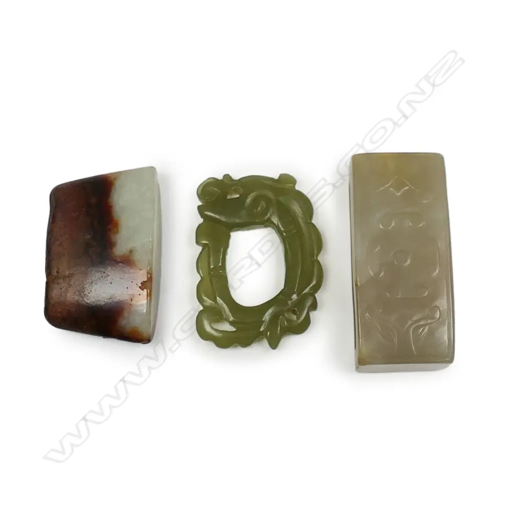 Three old Chinese jade belt fastenings/adornments, Image 1++