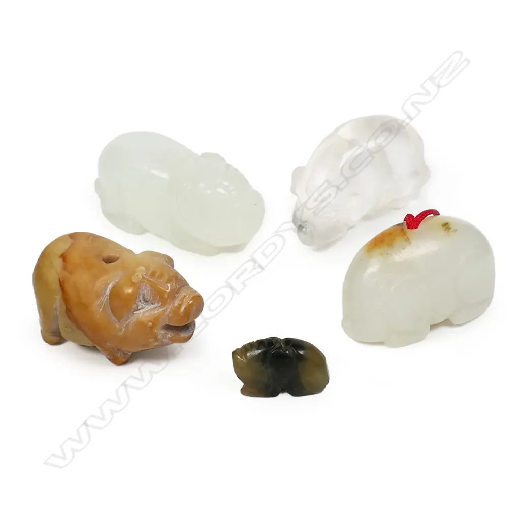 Five carved oriental small pig ornaments, Image 1++