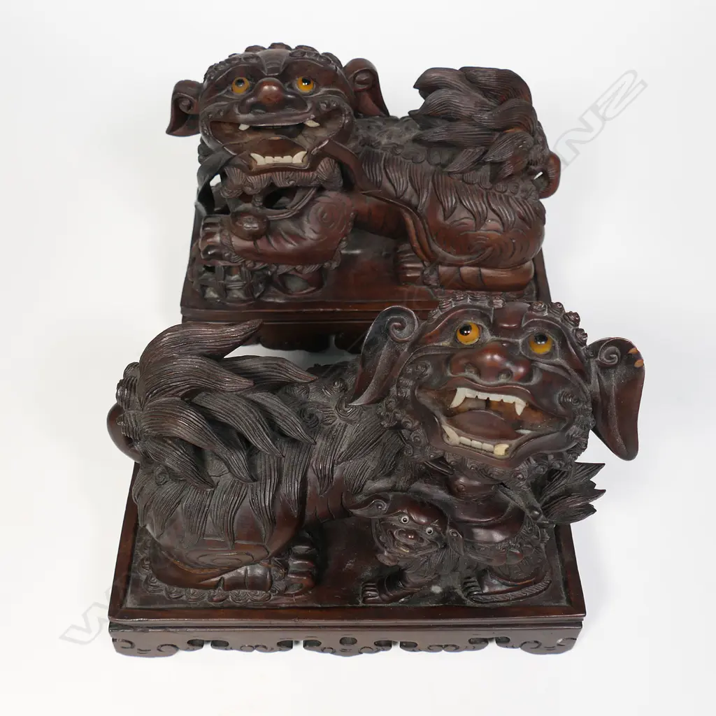 A pair of old Chinese carved wood shishi, Image 1++