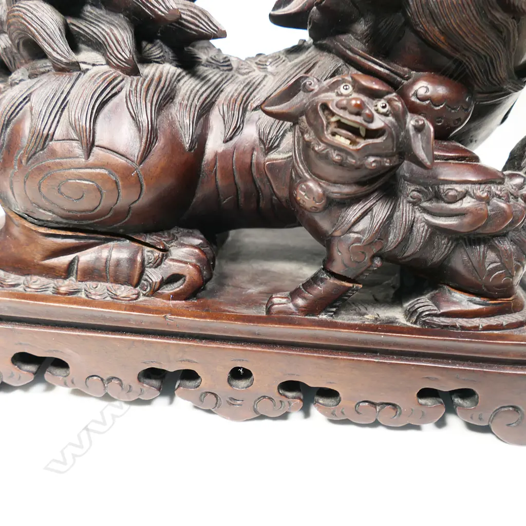 A pair of old Chinese carved wood shishi, Image 1++