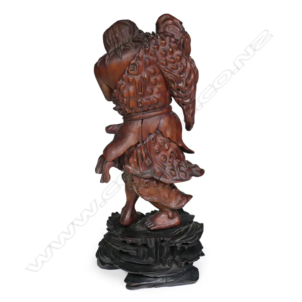 An old Chinese carved wood sculpture of a happy fisherman, Image 1++