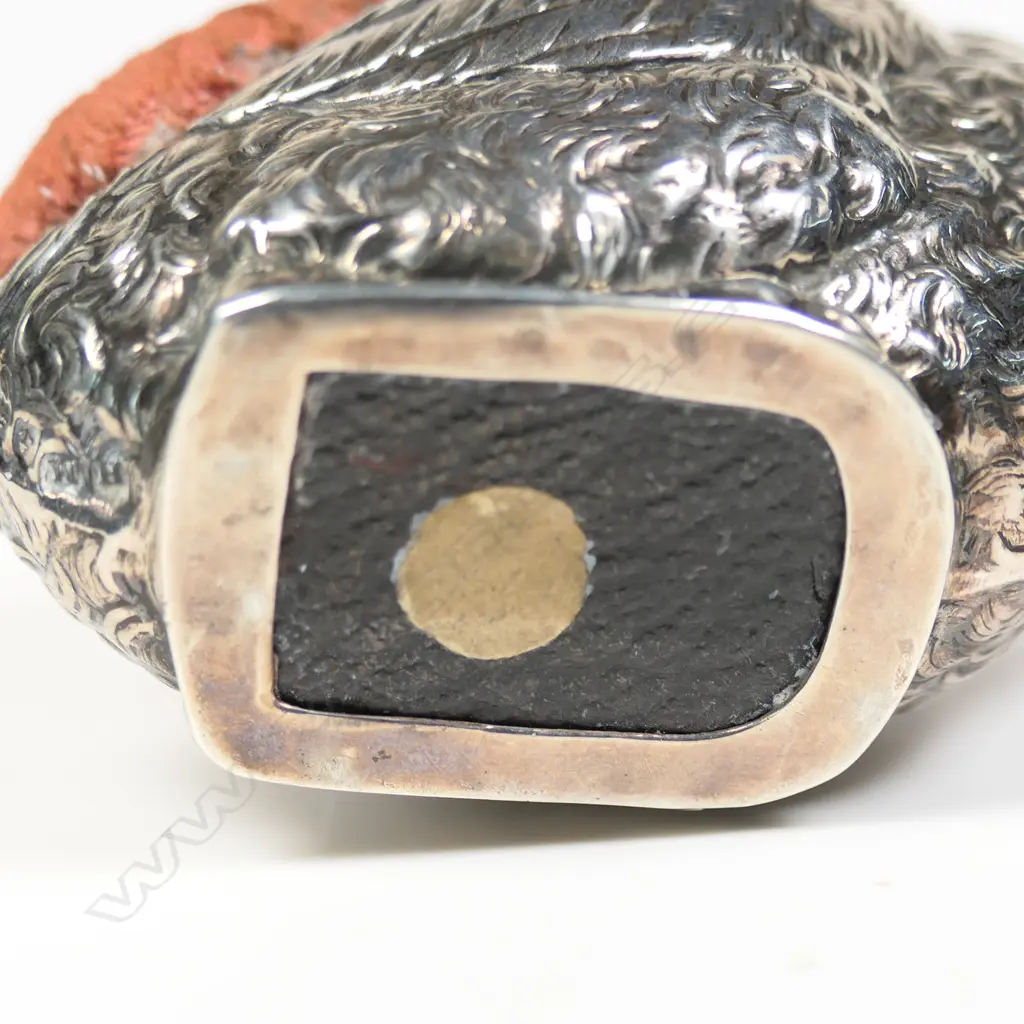 An early 20thC silver large chick pin cushion, Image 1++