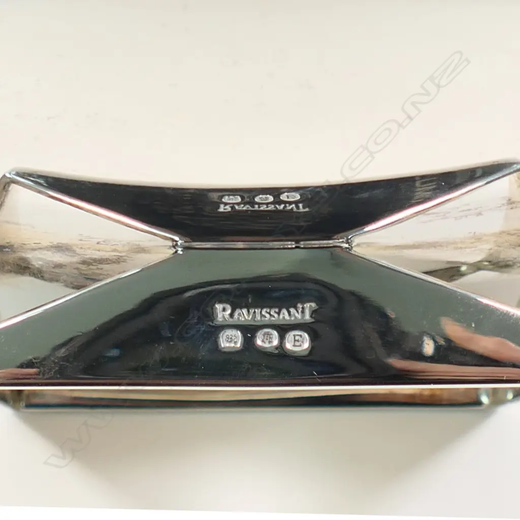 A stylish contemporary Ravissant silver five piece tea and coffee service, Image 1++