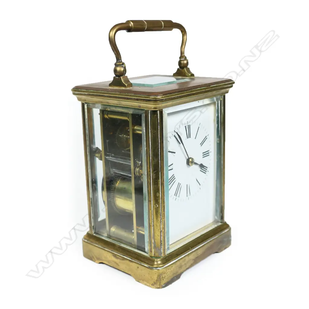 A 19thC French brass cased carriage clock, Image 1++