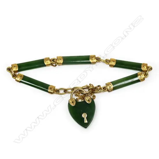 A 14ct gold and pounamu bracelet,