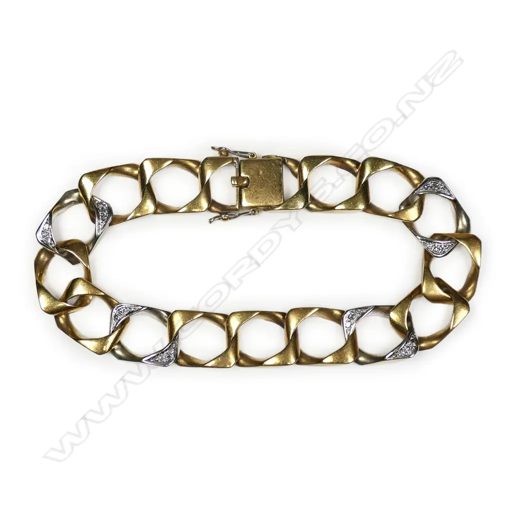 An 18ct gold and diamond chain link bracelet, Image 1++