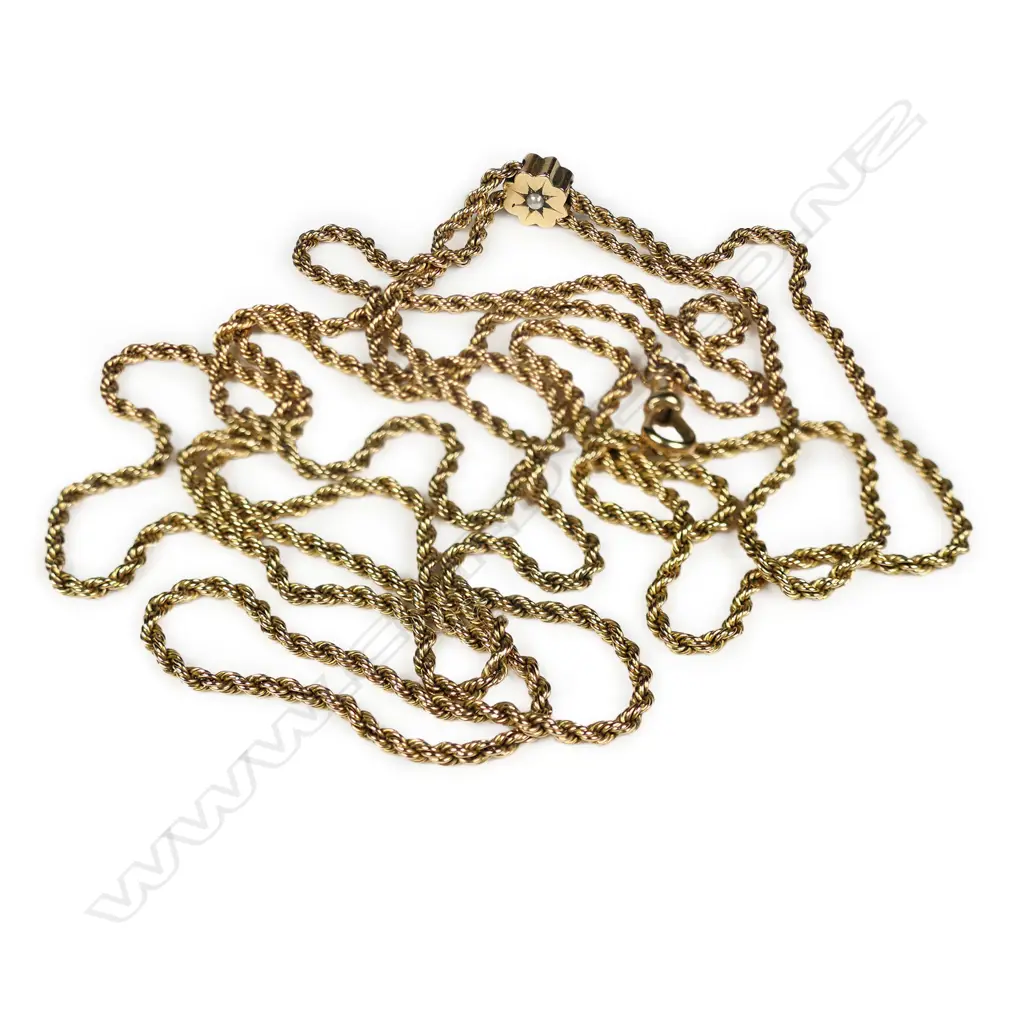 A C.1900 yellow gold muff chain, Image 1++