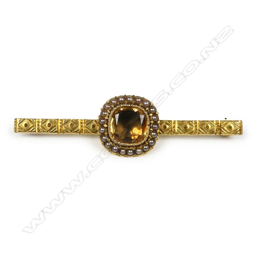 A 9ct gold pearl and citrine bar brooch, Image 1++