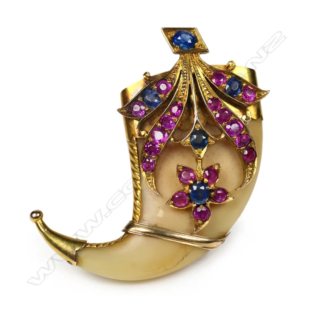 A Victorian 14ct gold and gem set tiger claw brooch, Image 1++