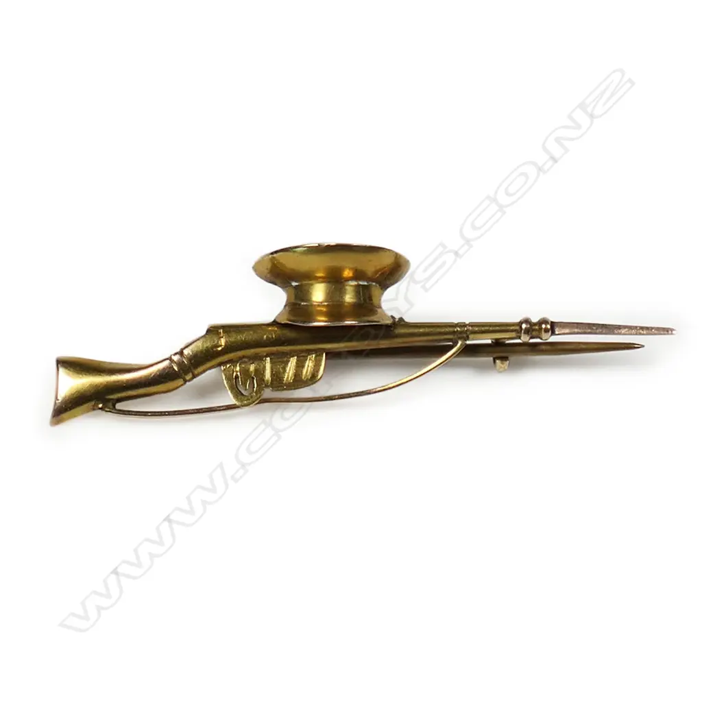 A WWI 9ct gilded rose gold Sweetheart brooch, Image 1++