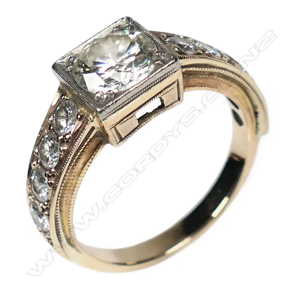 An estate 9ct pink gold and diamond ring, Image 1++