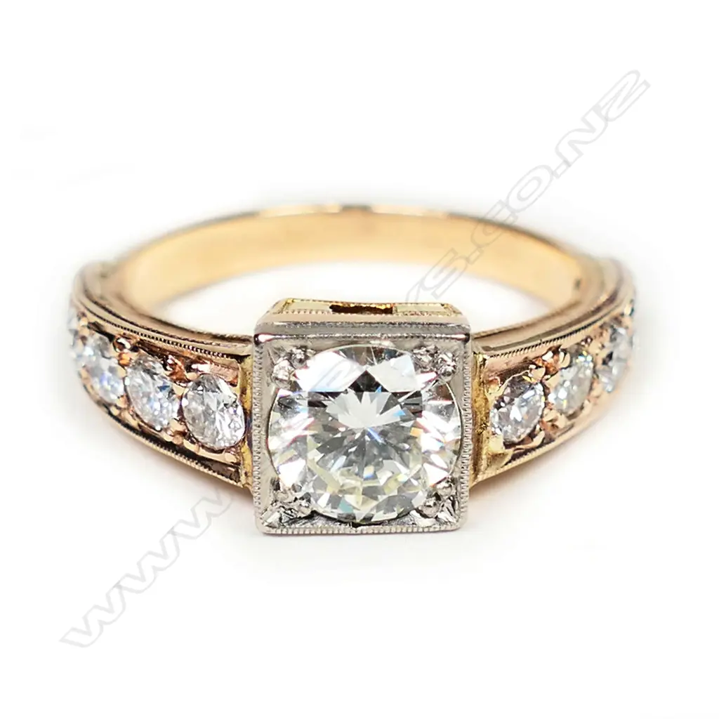 An estate 9ct pink gold and diamond ring, Image 1++