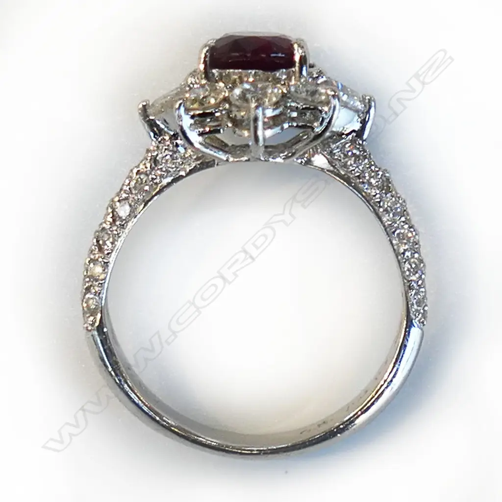 An 18ct white gold diamond and ruby ring, Image 1++