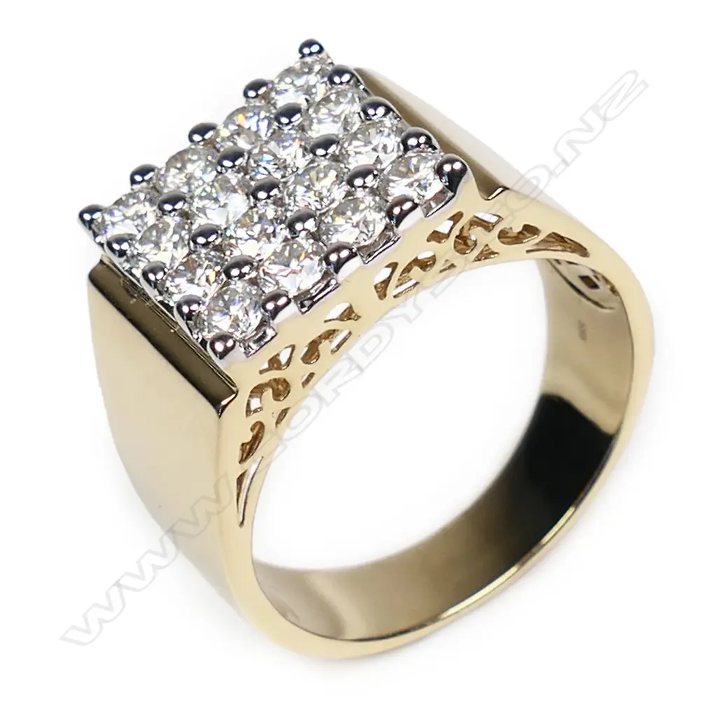 A 14ct gold and diamond gents cluster ring, Image 1++