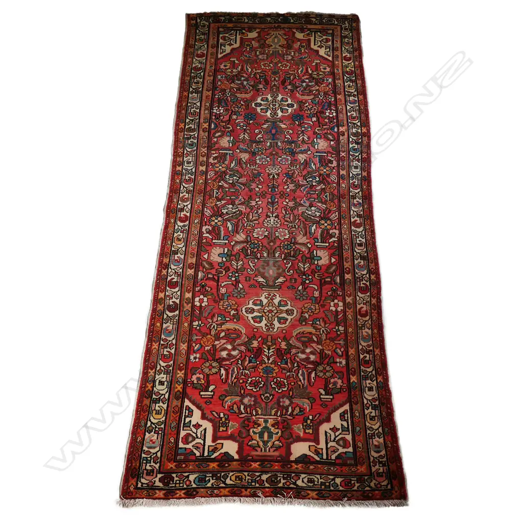 A Hamadan runner, Image 1++