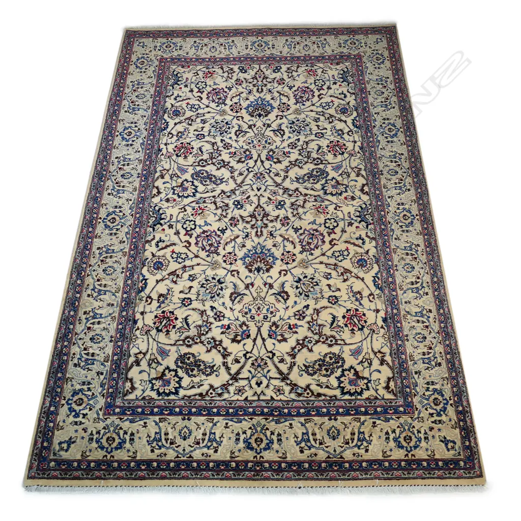 A hand-knotted Persian Kashan rug, Image 1++
