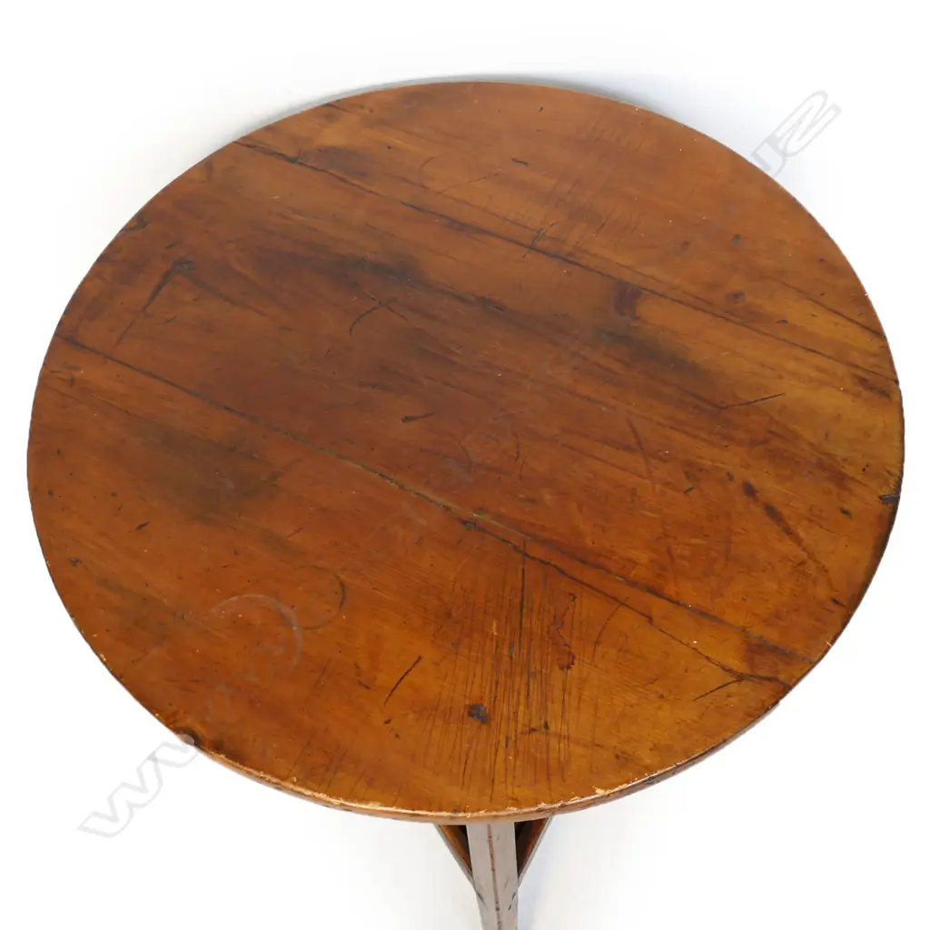 A vintage pine cricket table, Image 1++
