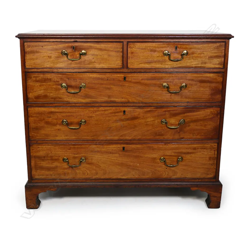 A Georgian mahogany five drawer chest, Image 1++