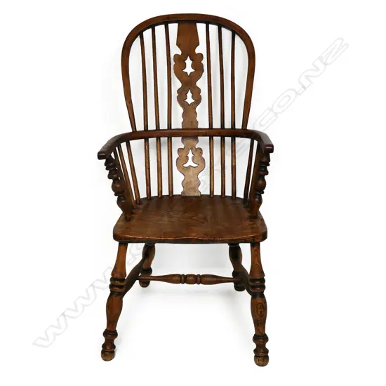 A 19thC elm and ash country Windsor chair,