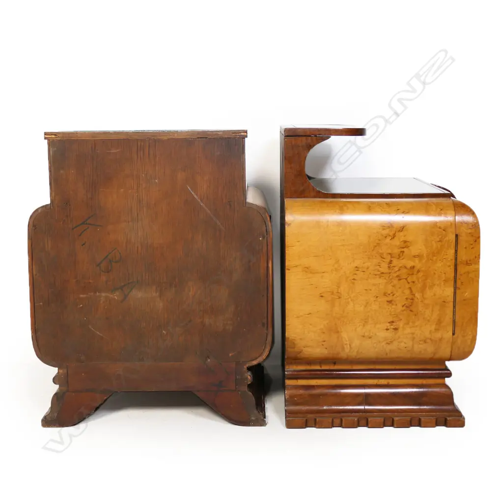 A pair of pale exotic timber Art Deco bedside cabinets, Image 1++