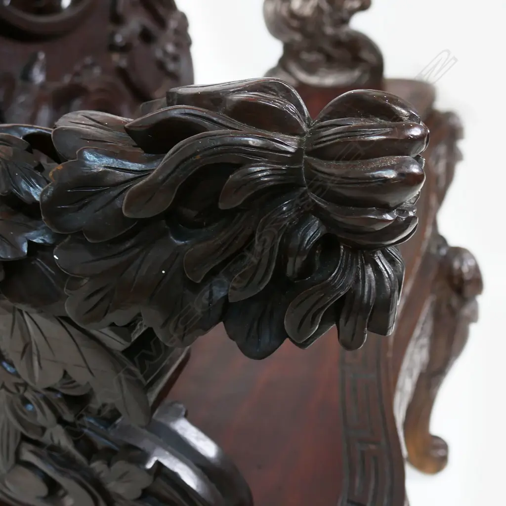 A vintage carved Japanese seat, Image 1++