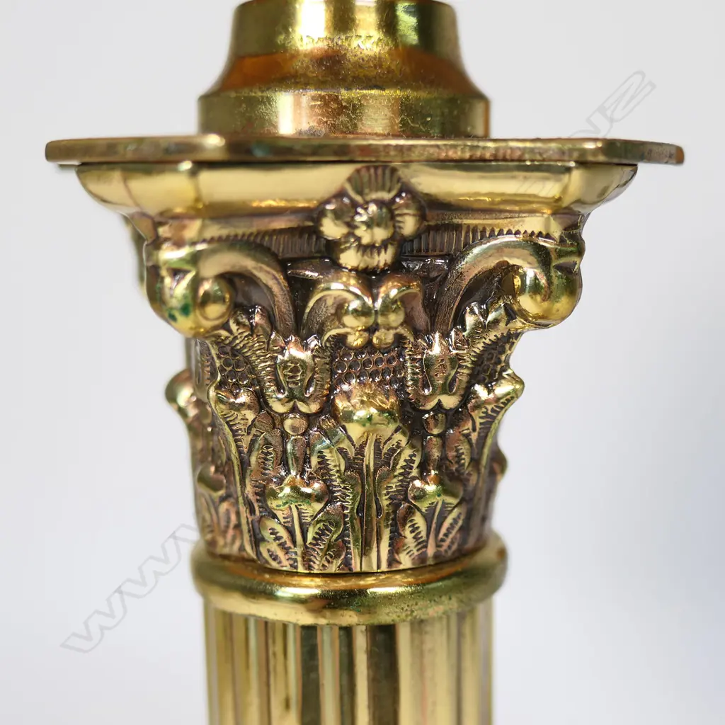 Two Corinthian column desk lamps, Image 1++