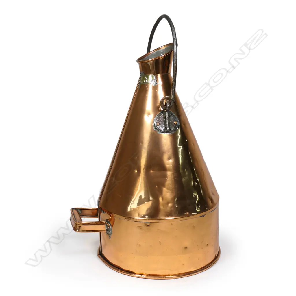 A large Victorian copper five-gallon harvest measure, Image 1++