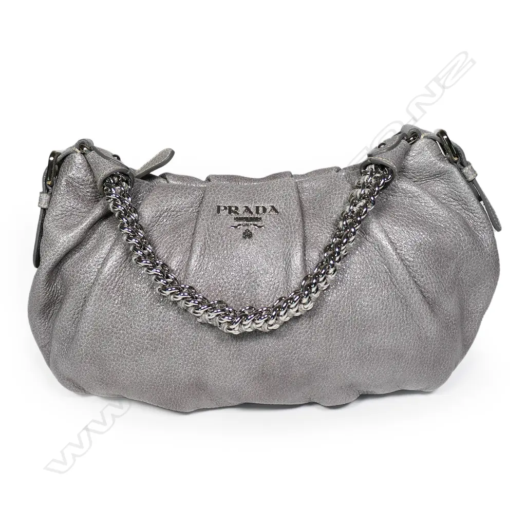 A Prada Cervo Lux shoulder bag, Image 1++